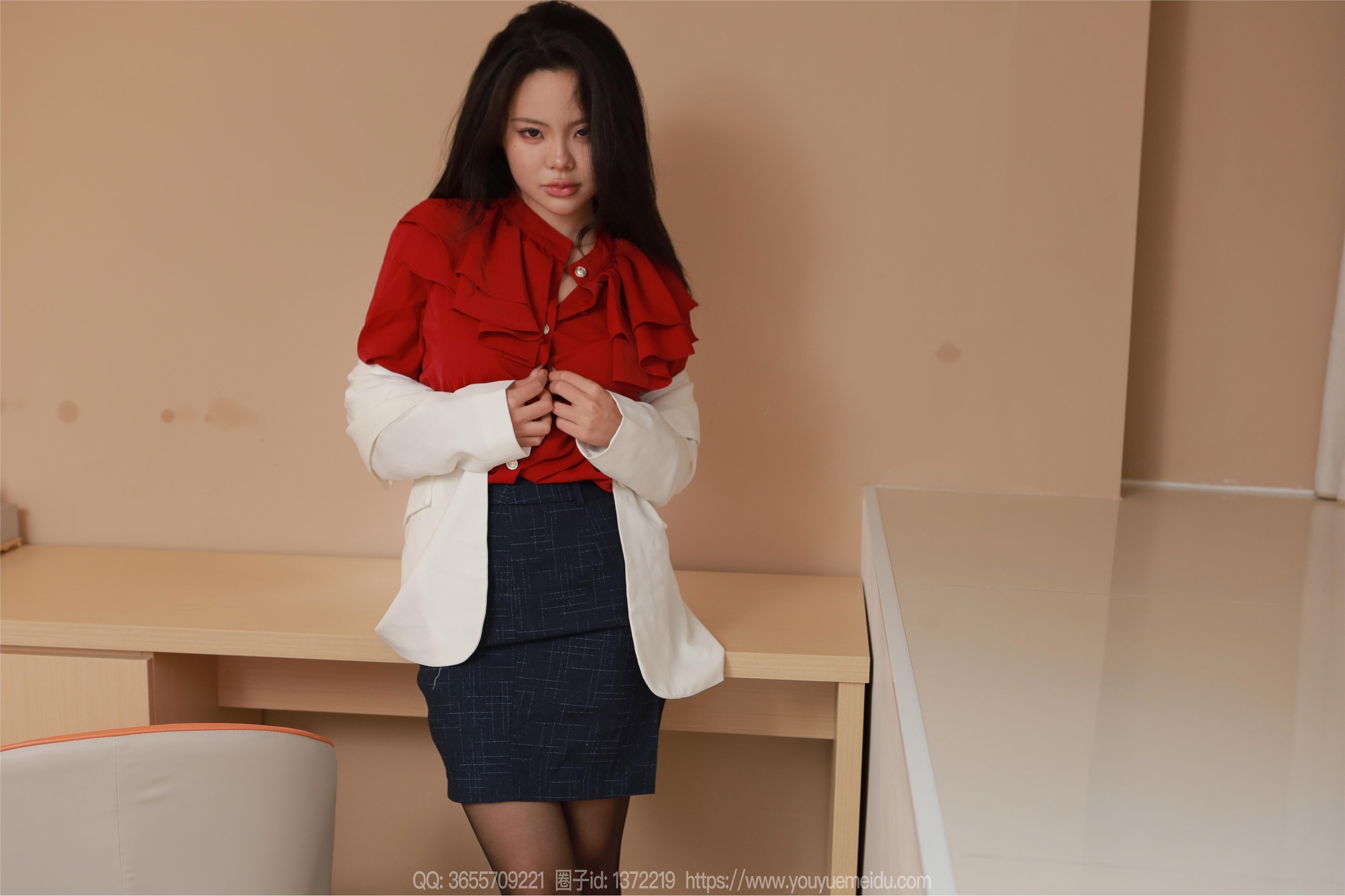 IESS异思趣向  2025.02.06 丝享家 1970 兔兔《白衣黑丝》